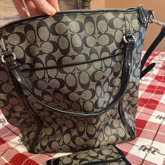 Black coach and wallet - Picture 3 of 4